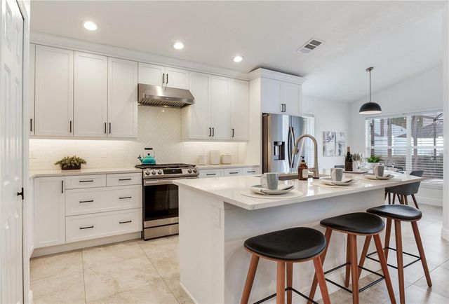 12134 BISHOPSFORD DRIVE, Tampa, FL 33626