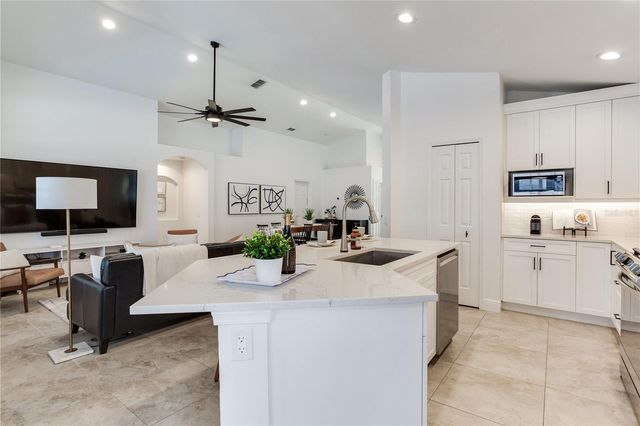 12134 BISHOPSFORD DRIVE, Tampa, FL 33626