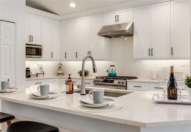 12134 BISHOPSFORD DRIVE, Tampa, FL 33626