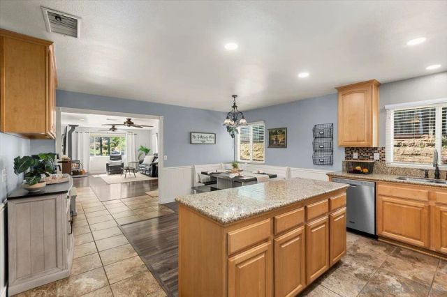 8677 Via Del Luz, El Cajon, CA 92021