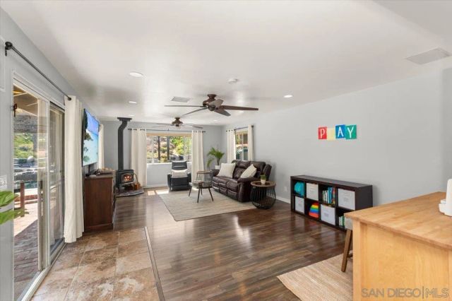 8677 Via Del Luz, El Cajon, CA 92021