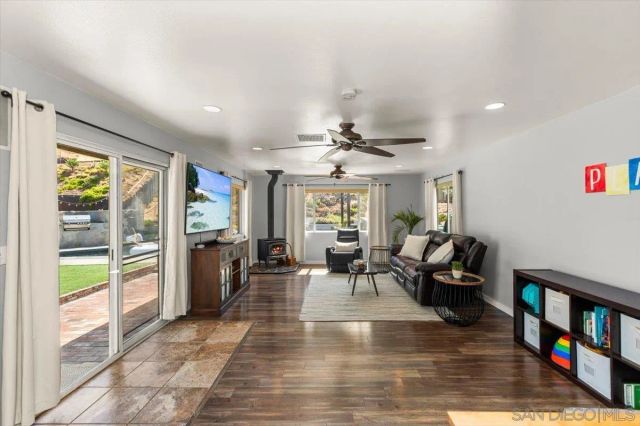 8677 Via Del Luz, El Cajon, CA 92021