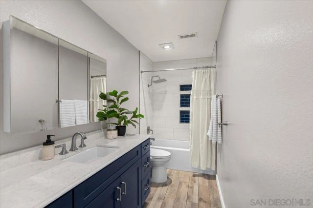 8677 Via Del Luz, El Cajon, CA 92021