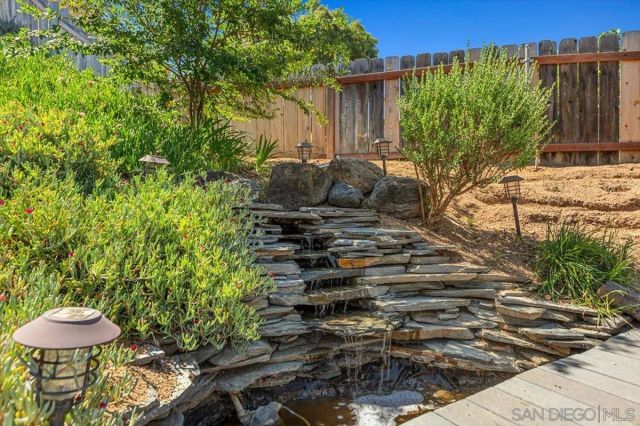 8677 Via Del Luz, El Cajon, CA 92021