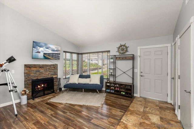 8677 Via Del Luz, El Cajon, CA 92021