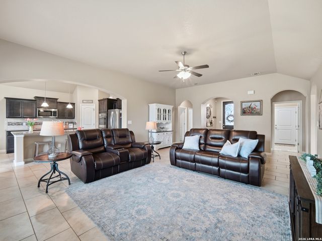 235 Valley Forge, Pleasanton, TX 78064