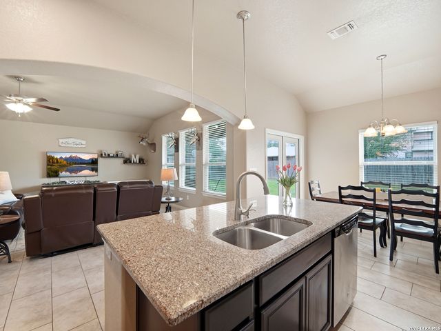 235 Valley Forge, Pleasanton, TX 78064
