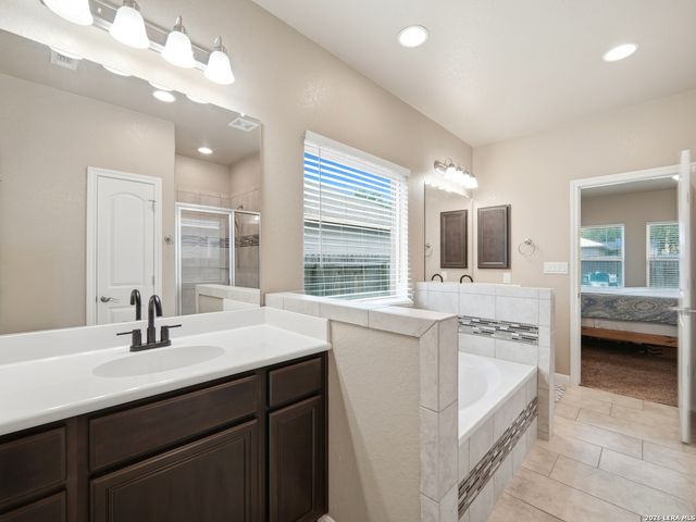 235 Valley Forge, Pleasanton, TX 78064