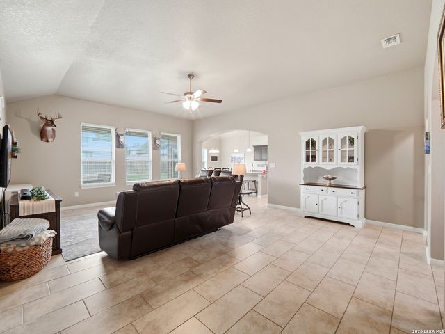 235 Valley Forge, Pleasanton, TX 78064