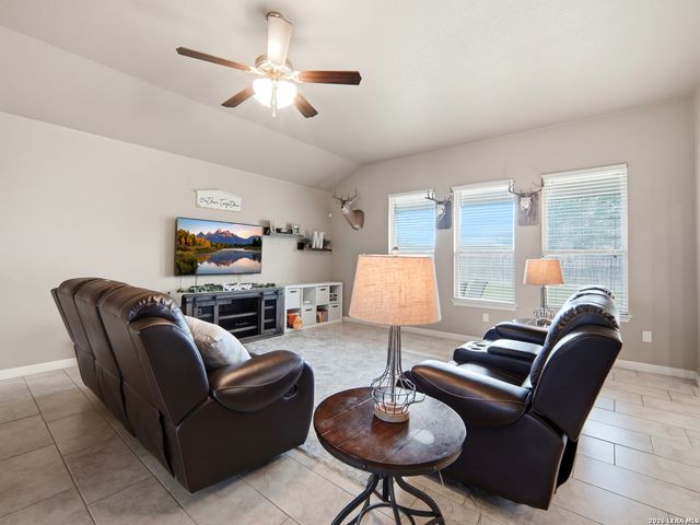 235 Valley Forge, Pleasanton, TX 78064