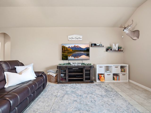 235 Valley Forge, Pleasanton, TX 78064