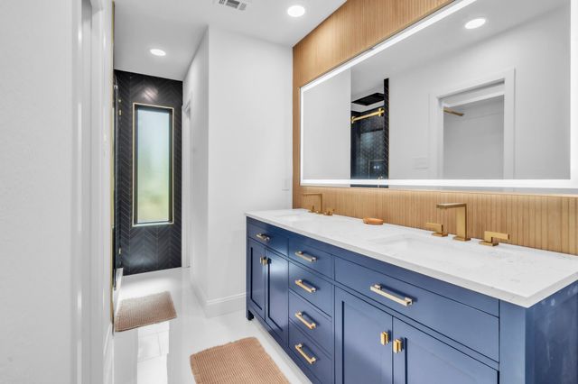 900 E Pioneer Circle, Argyle, TX 76226