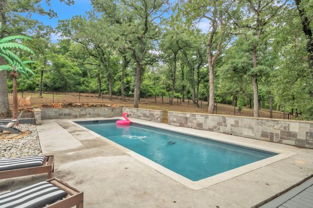 900 E Pioneer Circle, Argyle, TX 76226
