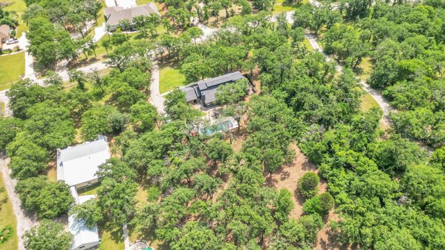 900 E Pioneer Circle, Argyle, TX 76226