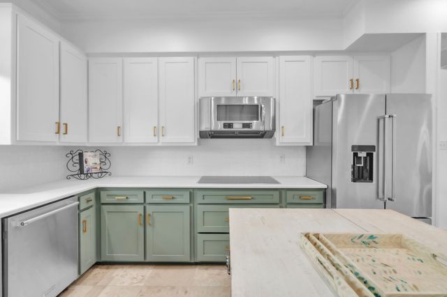 900 E Pioneer Circle, Argyle, TX 76226
