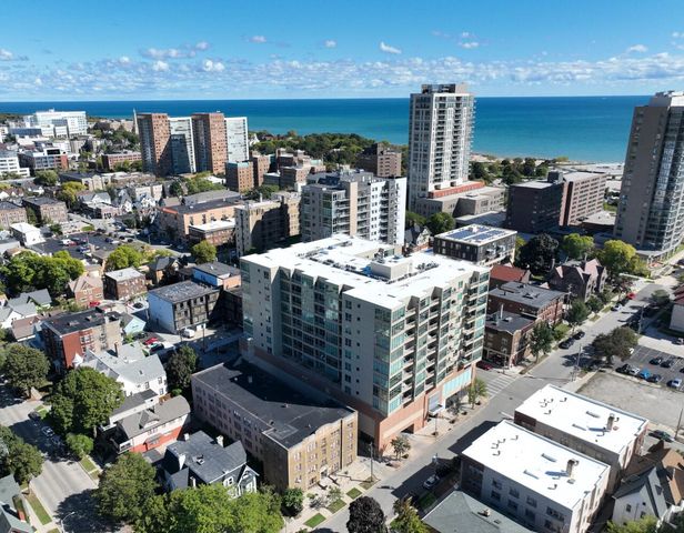 1550 E Royall PLACE #501, Milwaukee, WI 53202