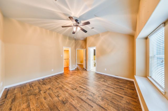 1127 Treasure Court, Baytown, TX 77521