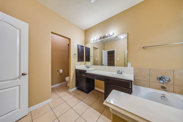 1127 Treasure Court, Baytown, TX 77521