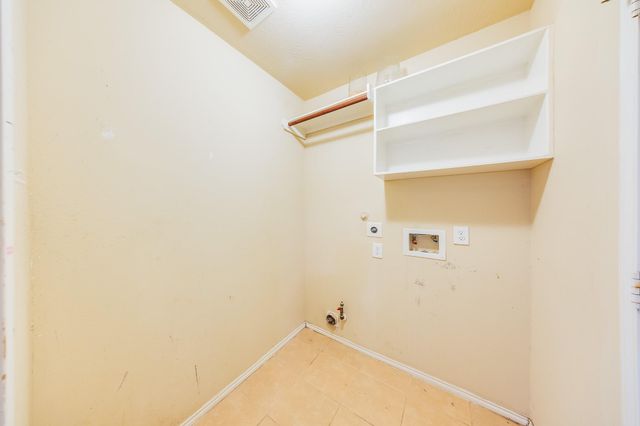 1127 Treasure Court, Baytown, TX 77521