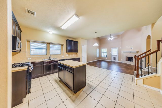 1127 Treasure Court, Baytown, TX 77521