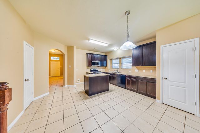 1127 Treasure Court, Baytown, TX 77521