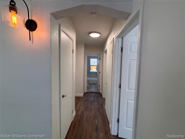 19425 Fenmore Street, Detroit, MI 48235