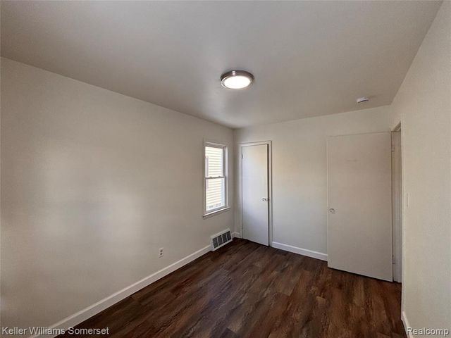 19425 Fenmore Street, Detroit, MI 48235