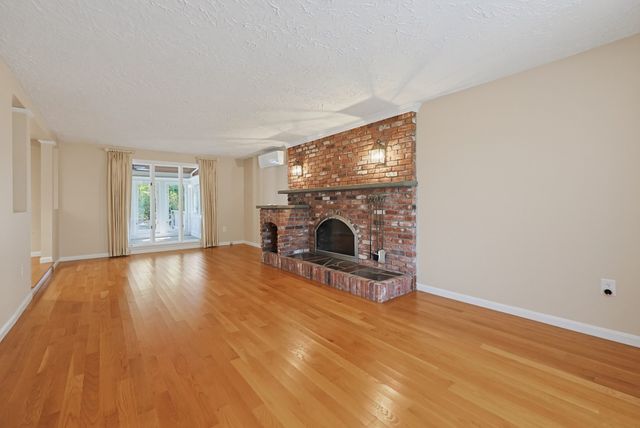 104 Glen Street, Natick, MA 01760