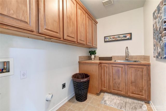 8032 124th Court NE, Kirkland, WA 98033