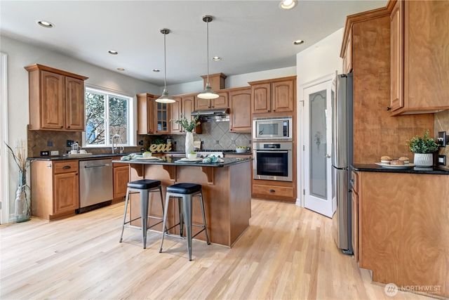 8032 124th Court NE, Kirkland, WA 98033