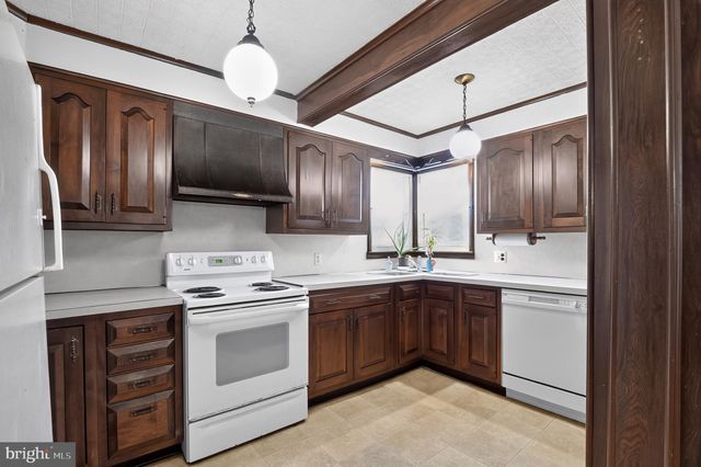 6587 MILLVILLE AVE, Mays Landing, NJ 08330