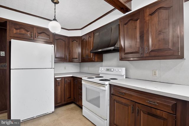 6587 MILLVILLE AVE, Mays Landing, NJ 08330