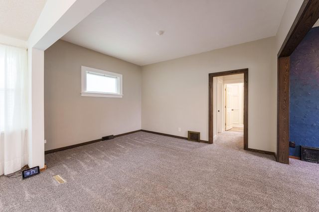 424 16th Avenue N, South Saint Paul, MN 55075