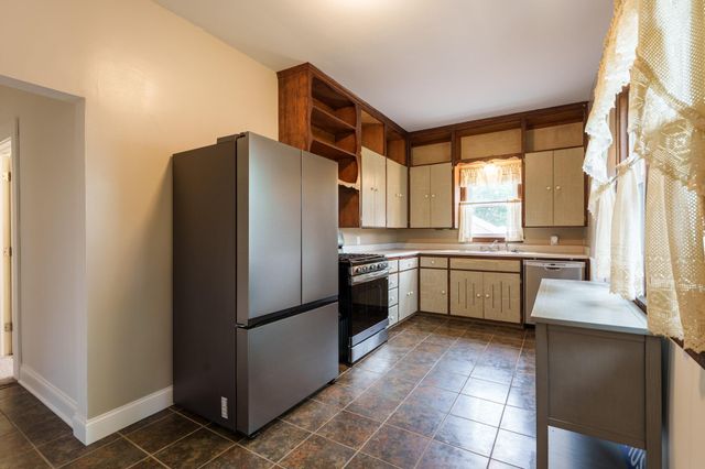 424 16th Avenue N, South Saint Paul, MN 55075