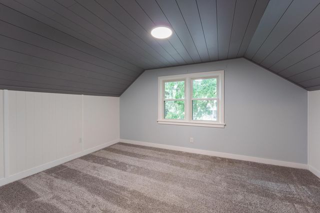 424 16th Avenue N, South Saint Paul, MN 55075