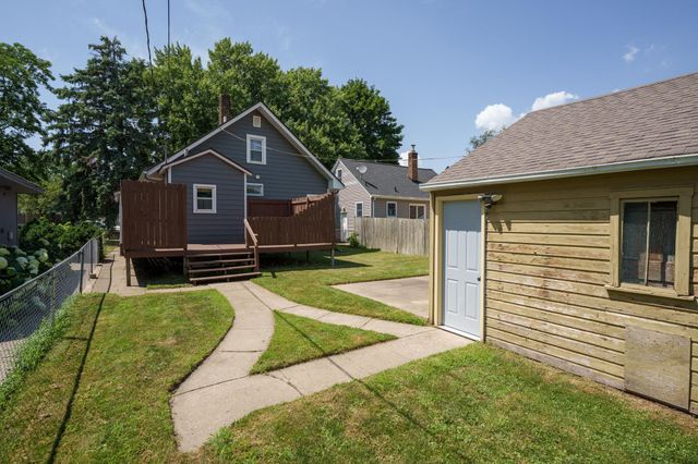 424 16th Avenue N, South Saint Paul, MN 55075