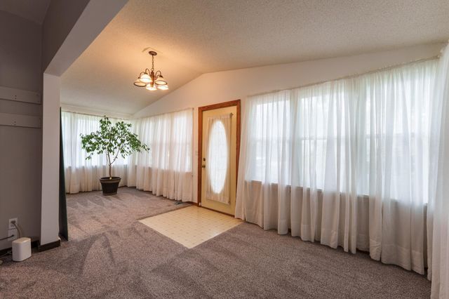 424 16th Avenue N, South Saint Paul, MN 55075