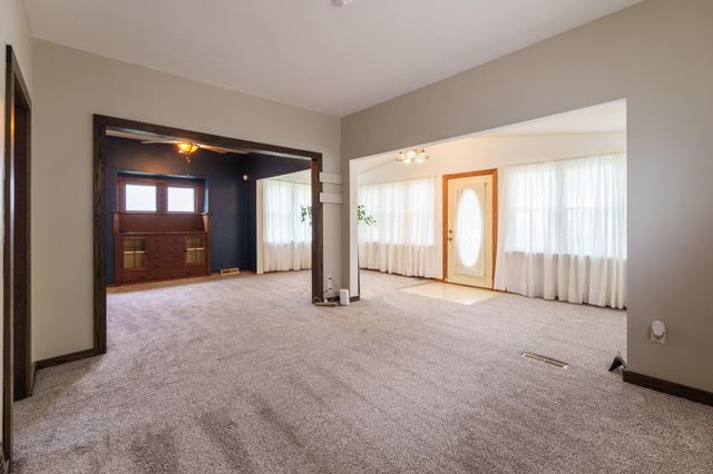 424 16th Avenue N, South Saint Paul, MN 55075