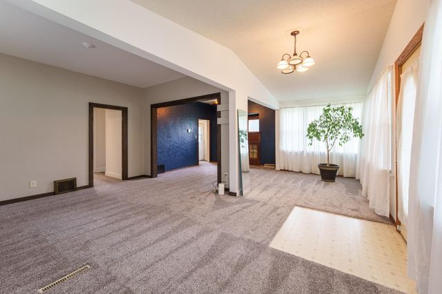 424 16th Avenue N, South Saint Paul, MN 55075