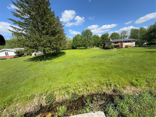 1325 New Road, Amherst, NY 14228