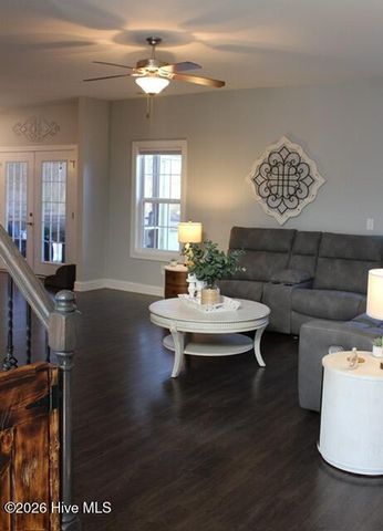 410 W Huckleberry Way, Rocky Point, NC 28457