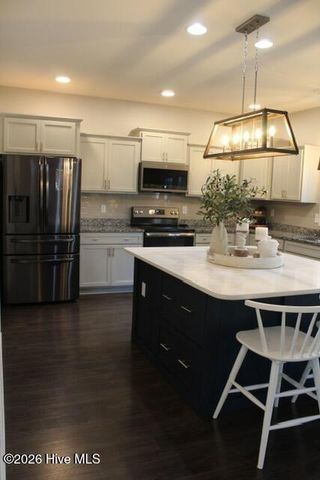 410 W Huckleberry Way, Rocky Point, NC 28457