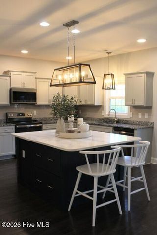 410 W Huckleberry Way, Rocky Point, NC 28457