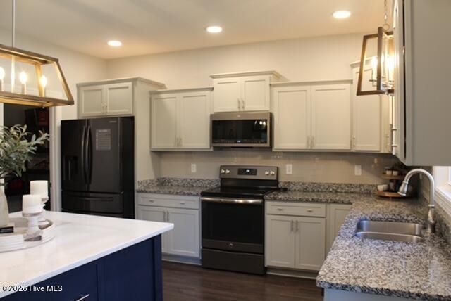 410 W Huckleberry Way, Rocky Point, NC 28457