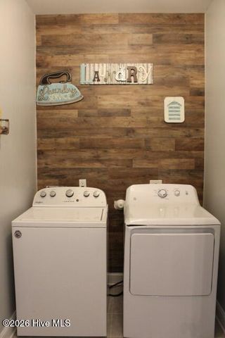 410 W Huckleberry Way, Rocky Point, NC 28457