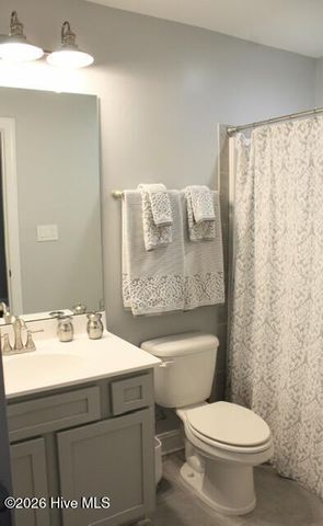 410 W Huckleberry Way, Rocky Point, NC 28457