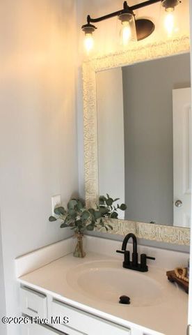 410 W Huckleberry Way, Rocky Point, NC 28457