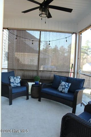 410 W Huckleberry Way, Rocky Point, NC 28457