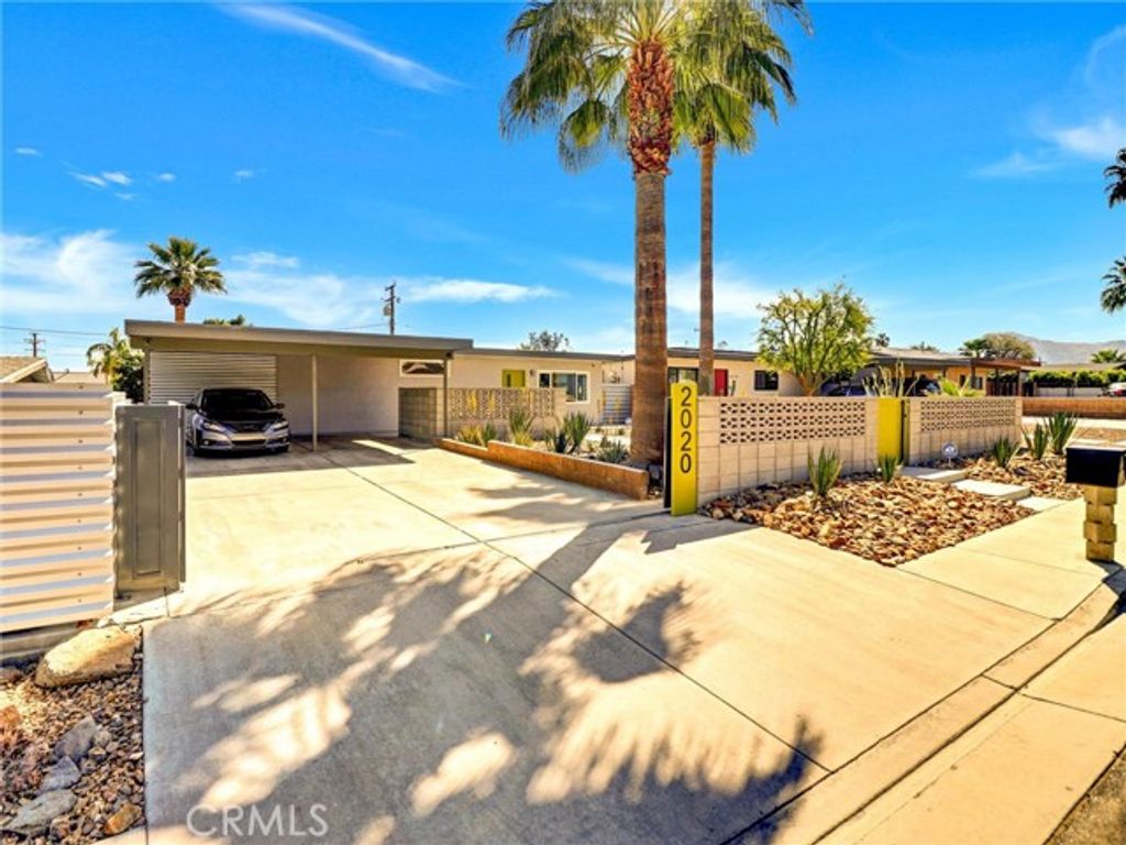 2020 Lawrence Street, Palm Springs, CA 92264