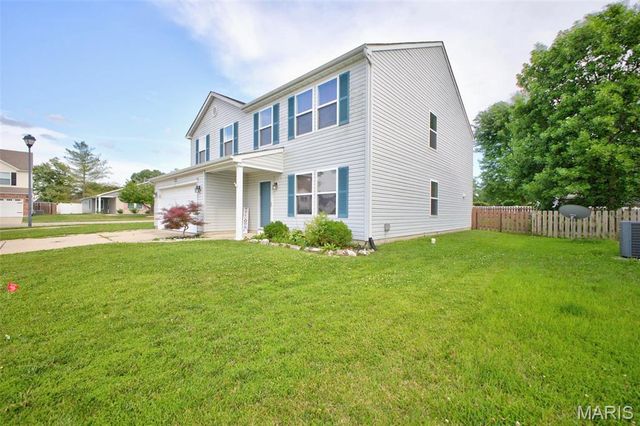 1400 Royal Forest Drive, Mascoutah, IL 62258